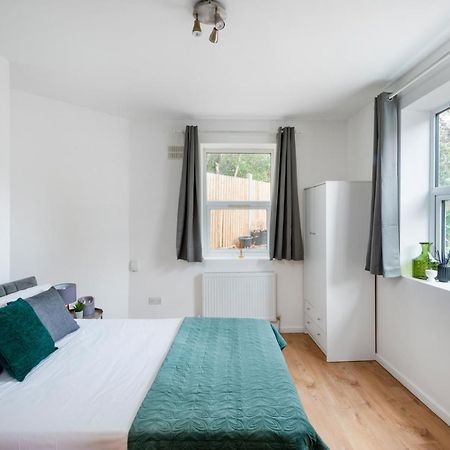 Apartments In Brixton Next Door To Brockwell Park Londra Exterior foto